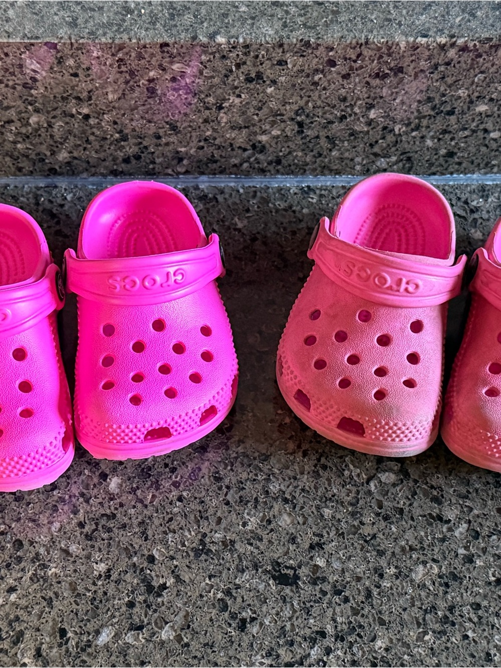 CROCS Kids Classic Clog in Bright Pink baby 2/3